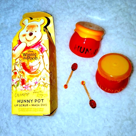 DISNEY WINNIE THE POOH COLOURPOP HONEY POTS LIP SCRUB & LIP MASK DUO KIT - Picture 5 of 12